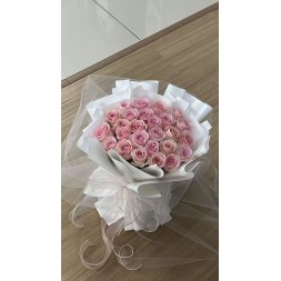 33朵粉玫瑰花束